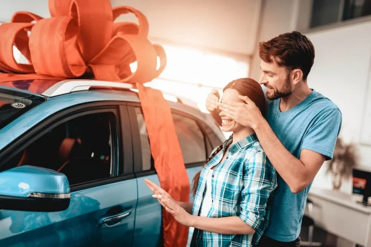 Gifting a Car vs Selling for 1 Which Option Saves You More